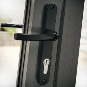 Bi-folding door handles