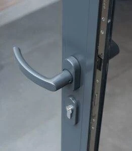 Bi-folding door handles
